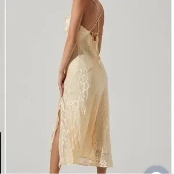 ASTR The Label Animal Print Slip Dress Women XS Yellow Fairy Party Event Holiday - Picture 3 of 16